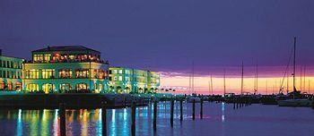 Yachthafenresidenz Hohe Duene Hotel 5*